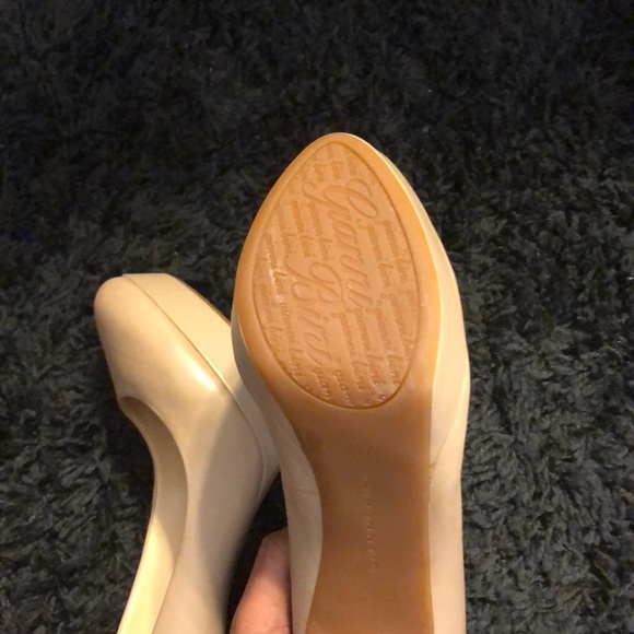 New, never worn nude Gianni Bini heels!! - Picture 4 of 4